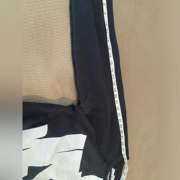 Justin Bieber black Justice tour medium unisex sweatshirt pull over pop icon EUC - Picture 5 of 6